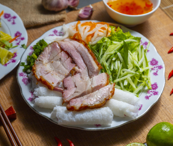 Bánh hỏi heo quay 